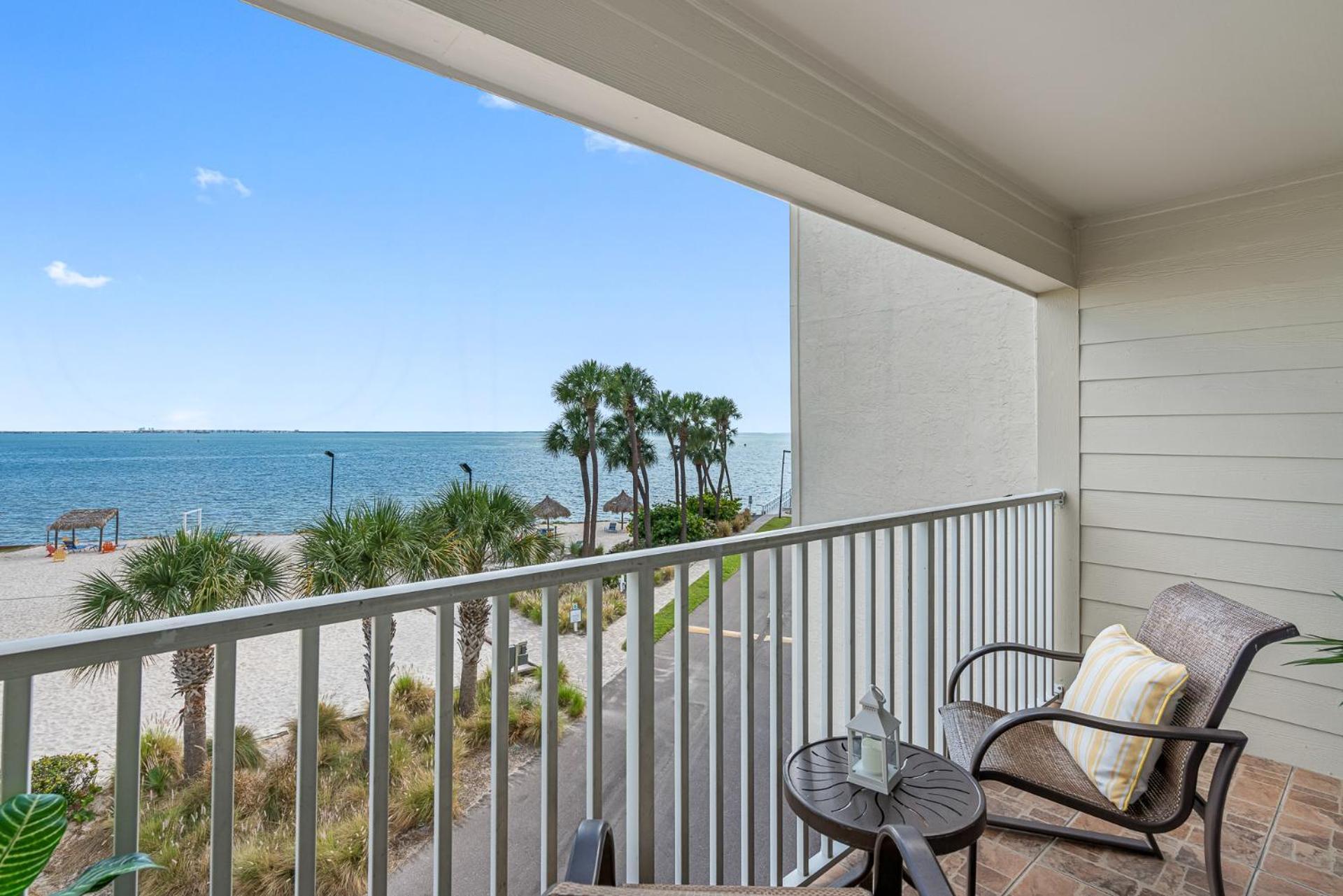 Fun-n-sun With Spectacular Ocean Views Holiday home