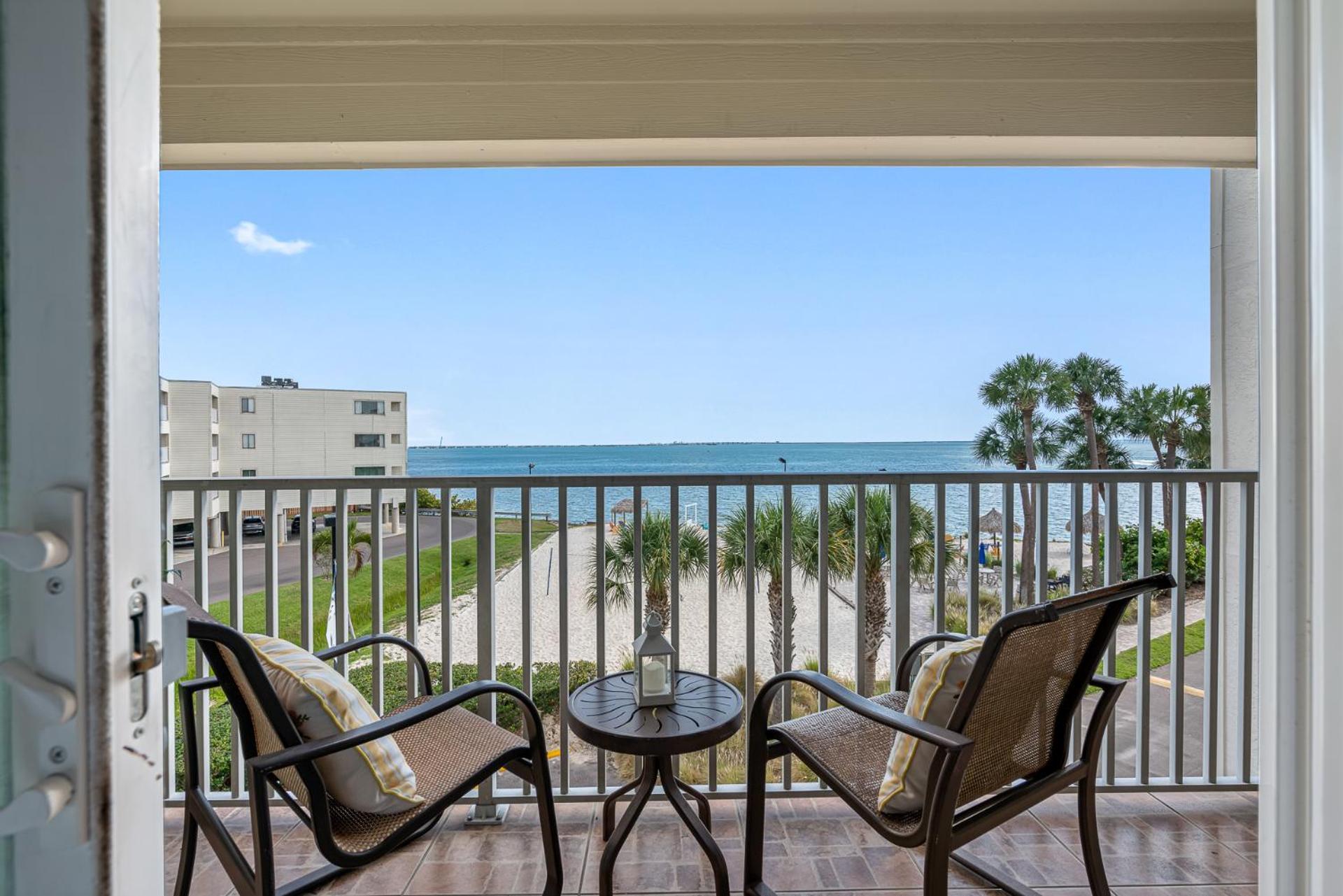 Fun-n-sun With Spectacular Ocean Views Holiday home